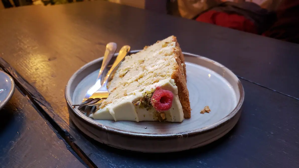 Rotari Bakes – cake shop in Nottingham town centre